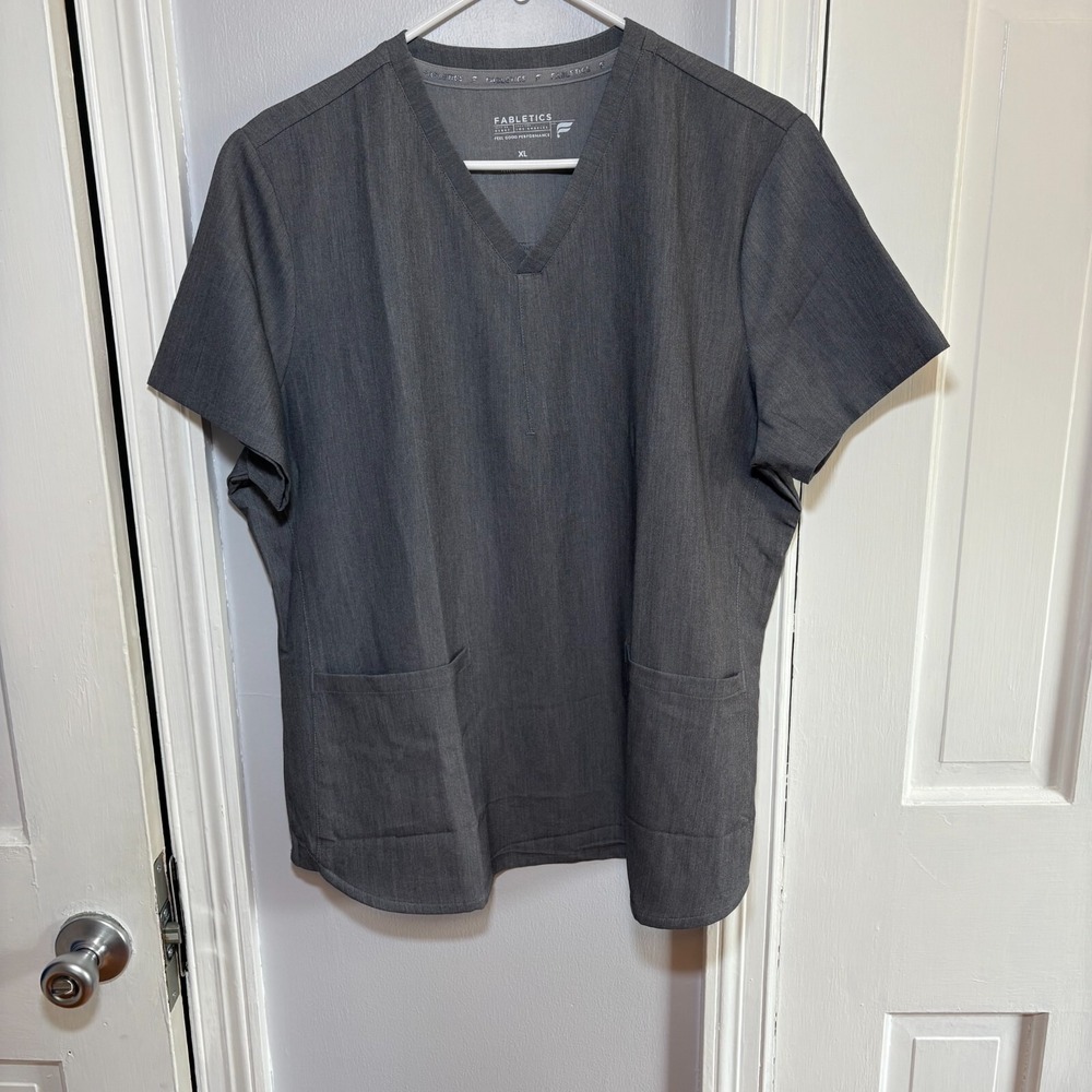 Fabletics Women's XL Scrub Top Method 2 Pockets Short Sleeve Gray 01847